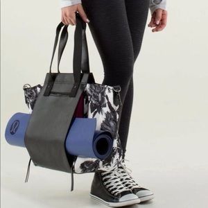 Lululemon “Carry Me Om” Tote Bag